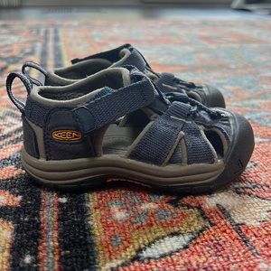 KEEN toddler, navy blue, size 6